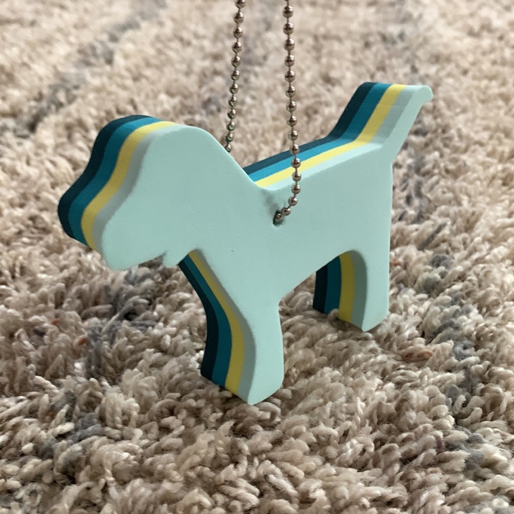 VS Pink dog blue keychain